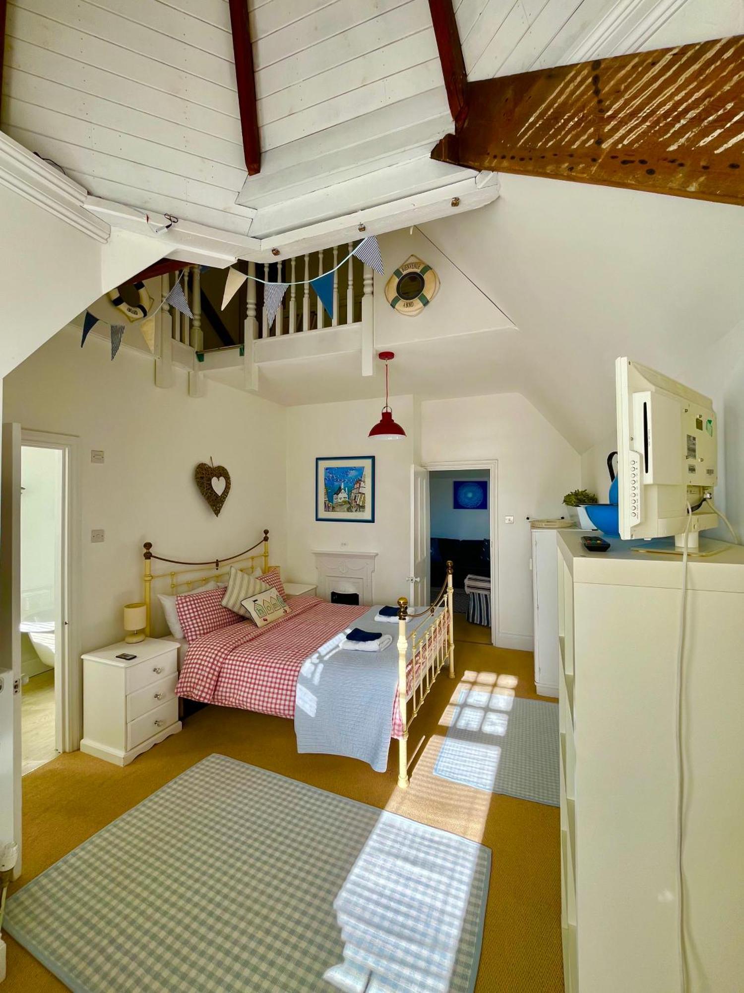 Апартаменти Lyme Regis Renovated Period Seaside Flat Екстер'єр фото